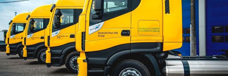 Ab jetzt sorgen vier Erdgas-Lkw von Iveco bei DHL Freight für eine ressourcenschonendere Logistik.