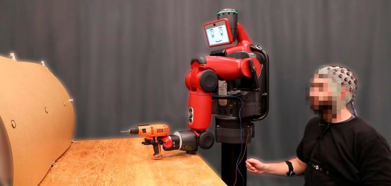 Das Forscherteam des MIT nutzt die Elektroenzephalographie (EEG) um die Gehirnaktivität und Elektromyographie (EMG) für die Muskelaktivität zu erfassen und damit Roboter zu steuern.