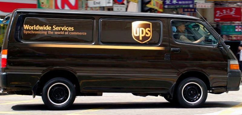2013 führte der US-Paketdienst UPS das Navigationssystem ORION ein (On-Road Integrated Optimization and Navigation) ein. Dieses berücksichtigt garantierte Lieferfristen für einzelne Pakete, angemeldete Abholungen und spezielle Kundenklassen mit bevorzugter Bedienung sowie Daten aus dem Verkehrsfluss in Echtzeit.
