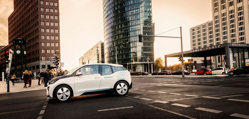 Carsharing, speziell die Free-Floating-Variante, gehört längst zum alltäglichen Verkehrsbild.