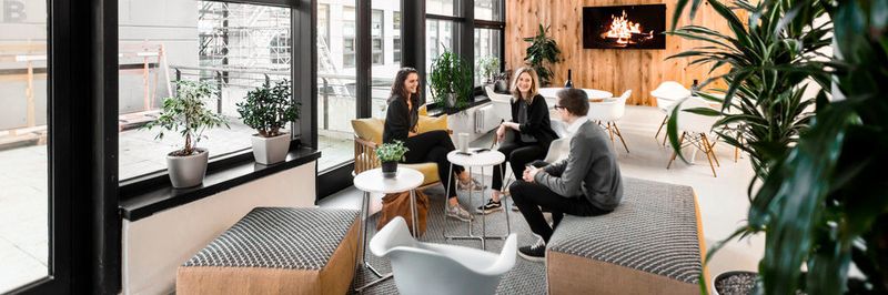 Große Unternehmen versuchen zunehmend alternative Bürokonzepte der Start-ups zu übernehmen – im Bild eine Lounge bei Bosch.