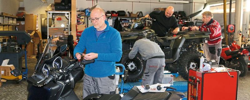Handarbeit – Willi macht alles mit links.