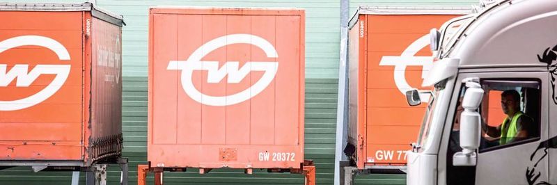 Rund 700 Lkw docken täglich an den Toren des Logistikzentrums des internationalen Transportunternehmens Gebrüder Weiss im österreichischen Maria Lanzendorf bei Wien an.