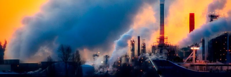 Eines der wesentlichen Ziele in der Prozessindustrie besteht darin, die Ausfallzeiten kritischer Industrieanlagen zu reduzieren. So steht und fällt in einer Raffinerie die Profitabilität mit der Verfügbarkeit des Prozesses.