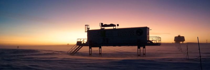 Die extremen Bedingungen in der Polarnacht bis – 45°C fordern die Technik des Eden-ISS-Gewächshauses und liefern Erkenntnisse für die zukünftige Pflanzenzucht auf Mond und Mars.