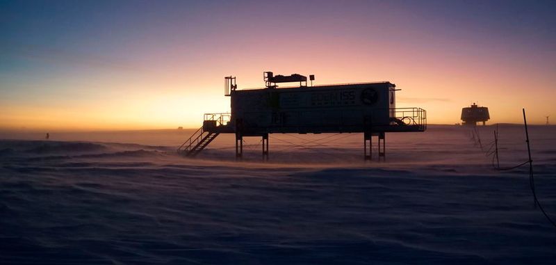 Die extremen Bedingungen in der Polarnacht bis – 45°C fordern die Technik des Eden-ISS-Gewächshauses und liefern Erkenntnisse für die zukünftige Pflanzenzucht auf Mond und Mars.