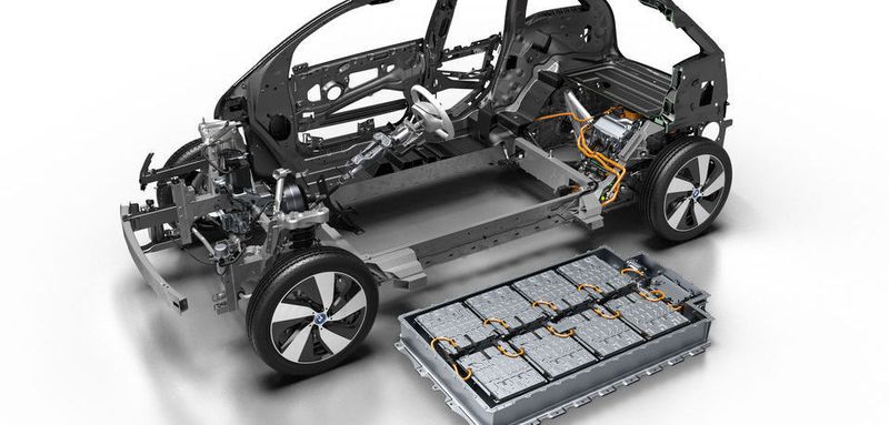 Aktuell ist Samsung der größte Zellen-Lieferant für BMW. Sie werden vor allem in den i3 aus dem Werk Leipzig eingebaut. Zukünftig könnte BMW von bis zu drei Zulieferern die Zellen beziehen.