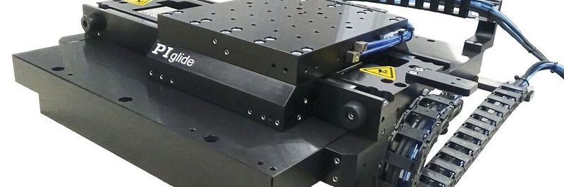 Der sehr flache, von magnetischen Direktantrieben bewegte, luftgelagerte Planartisch A-311 spart Platz in Maschinen mit begrenztem Bauraum.