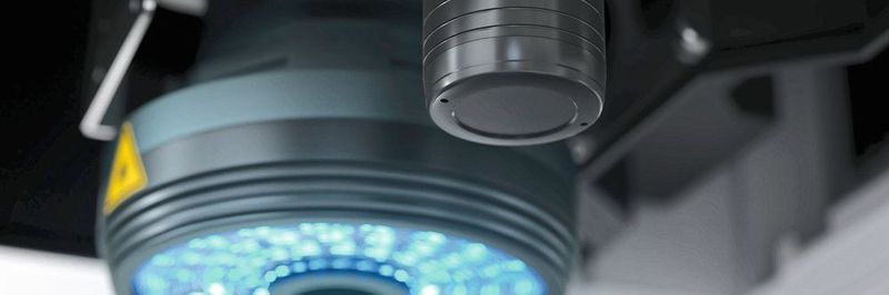 Zeiss stattet jetzt alle O-Inspect Neugeräte standardmässig mit einer Schnittstelle für den chromatisch-konfokalen Weisslichtsensor Zeiss Dotscan aus. Empfindliche, spiegelnde oder kontrastarme Flächen lassen sich dadurch noch schneller als bisher prüfen.