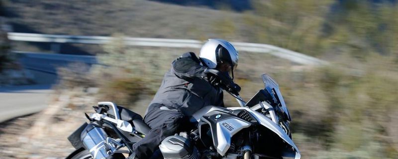 Bei den deutschen Motorradkäufern am meisten gefragt ist weiterhin die BMW R 1200 GS.
