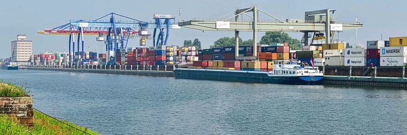 Konecranes hat den 40-Tonnen-Containerkran Titan 3 am Mannheimer Trimodal-Termin modernisiert.