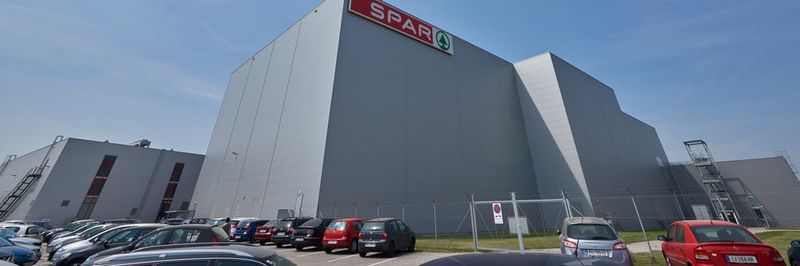 Aus dem Spar-Zentrallager im österreichischen Wels werden aus einem Sortiment von mehr als 14.000 Artikeln täglich rund 1600 Geschäfte in ganz Österreich beliefert.