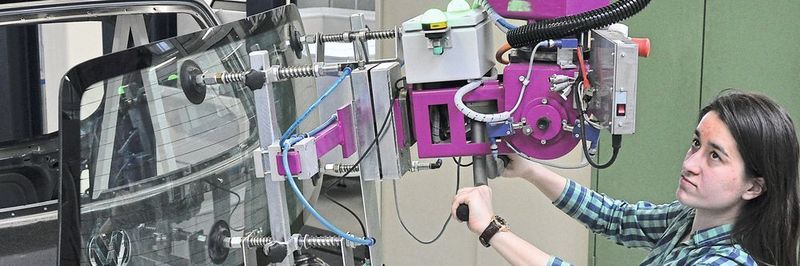 Mit dem Standpunktpapier zum Industriearbeitsplatz 2025 bestimmen die Forscher der WGP dank eines neuen Modells den derzeitigen und den zu erwartenden technologischen Stand der industriellen Automatisierung und leiten Handlungsbedarfe für Unternehmen und Gesellschaft ab.