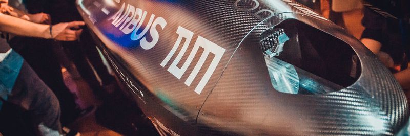 Für die anstehende Hyperloop Pod Challenge hat die TU München eine neue Kapsel konstruiert, die bis zu 600 km/h erreichen soll.