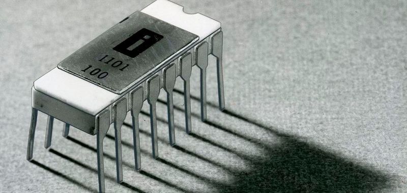 Der SRAM-Chip 1101 war 1969 das zweite Produkt der jungen Firma Intel. Mit seiner MOS-Technik war er zukunftsweisend.