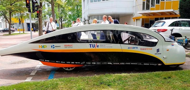 100 Prozent Ökostrom, 1.000 Kilometer Reichweite: Das Solarauto Stella Vie stellt herkömmliche E-Autos in den Schatten.