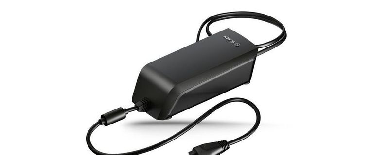 Mit dem neuen Fast Charger von Bosch sollen sich Ladezeiten für Pedelecs deutlich verkürzen.