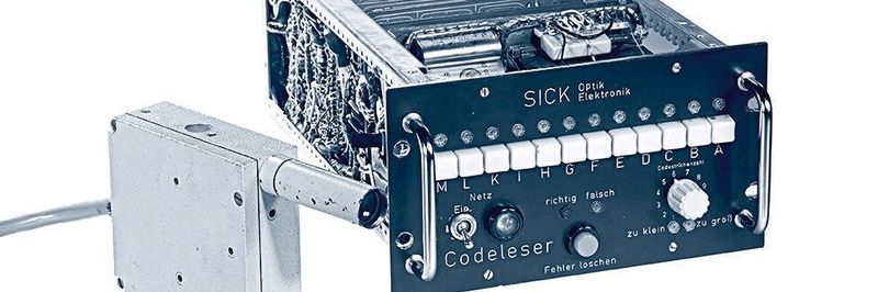 Erfindung von 1967: Der Optikkopf CLK1 mit Auswerteeinheit CLE1 diente zur optoelektrischen Identifizierung eines am Codeleser vorbeigeführten Körpers, auf dem entsprechende Identifizierungsmarken angebracht waren.