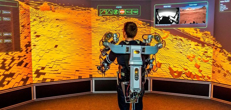 Telepräsenz und Leitstand am DFKI Robotics Innovation Center.
