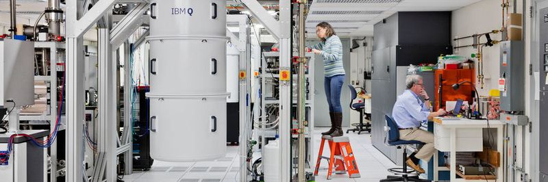 Innerhalb des IBM-Q-Netzwerkes bilden die so genannten „Hubs“ regionale Zentren für Lehre, Forschung und Weiterentwicklung der Technologie.