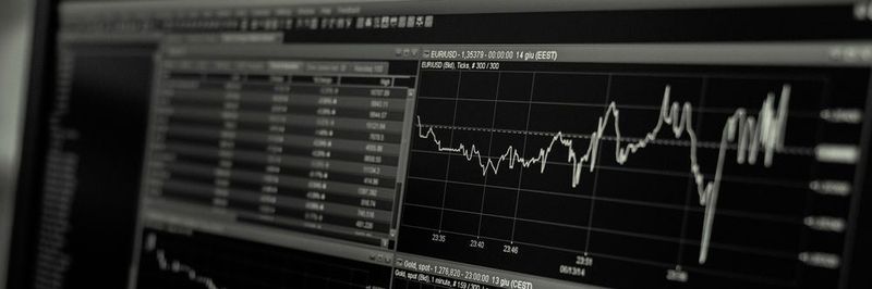 On average during the course of the year, orders received rose by 3 percent, starting from the strong base reached in the previous year. While there was a slight fall in orders from Germany, the positive trend in orders from the Eurozone continued.