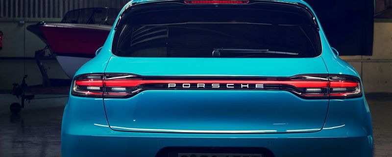 Porsche hat in China das Facelift des Macan vorgestellt. Die Neugestaltung des Hecks orientiert sich am klaren Design des Vorgängermodells.
