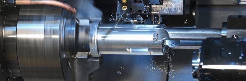 An beiden Spindeln sind simultane Dreh- und Fräsbearbeitungen möglich.