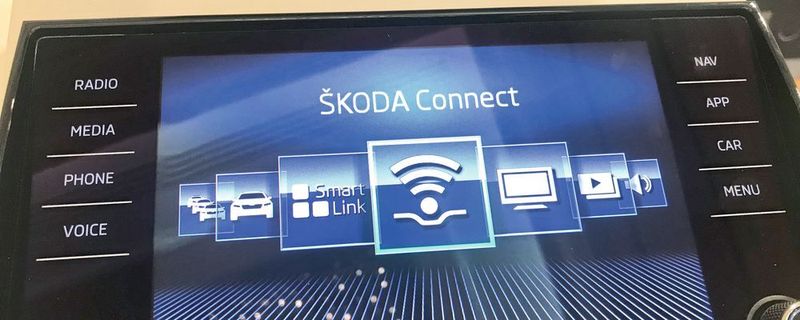 Das ändert sich nun. Mit Skoda Connect ergeben sich für den Fahrer viele Anwendungen.