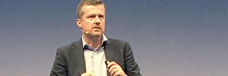 Prof. Dr. Oliver Niggemann: „Ganz wichtig in der künstlichen Intelligenz ist das Modell des digitalen Zwillings. Dieser Zwilling ist die Fähigkeit der Simulation und Prädiktion von Eigenschaften im Modell.“