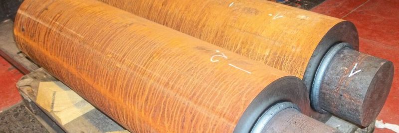 Anstatt 20 Prozent des Materials durch die Zerspanung zu verlieren, werden nun drei einzelne Komponenten, ein grosses Mittelstück sowie zwei einzelne Zapfen, zu einem Zylinder zusammengeschweisst.