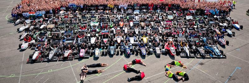 Bereits zum 13. Mal findet der Konstruktionswettbewerb Formula Student Germany (FSG) statt. 2018 nehmen 118 Teams aus 25 Nationen teil.