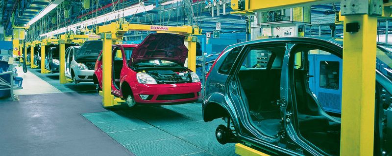 Eisenmann wird die Endmontage von Vinfast mit einem fördertechnischen Gesamtpaket ausstatten. Teil dessen wird auch eine ähnliche Elektrobahn mit Kettenhubgehängen sein.