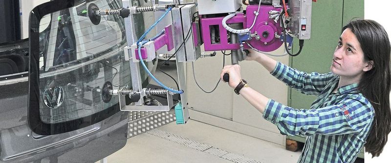 Mit dem Standpunktpapier zum Industriearbeitsplatz 2025 bestimmen die Forscher der WGP dank eines neuen Modells den derzeitigen und den zu erwartenden technologischen Stand der industriellen Automatisierung und leiten Handlungsbedarfe für Unternehmen und Gesellschaft ab.