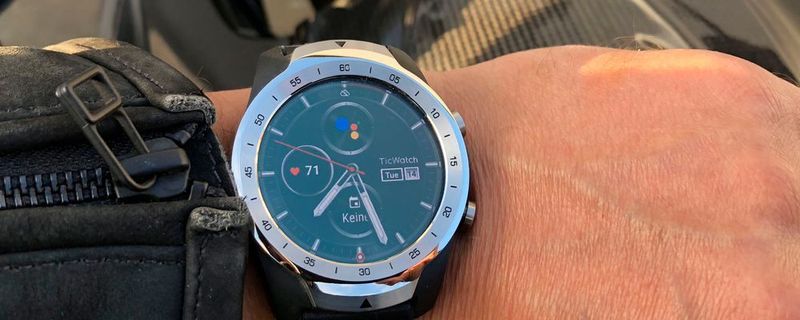 Smart Watch und Motorradfahren – bringt das was? fragt sich Stephan Maderner.
