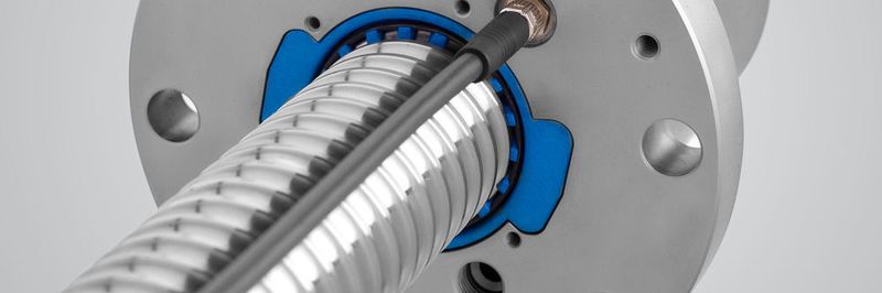 Die von August Steinmeyer entwickelte Technik der Zustandsüberwachung eines Kugelgewindebetriebs zielt darauf ab, die Vorspannung der Mutter auf der Spindelwelle durchgehend zu überwachen.
