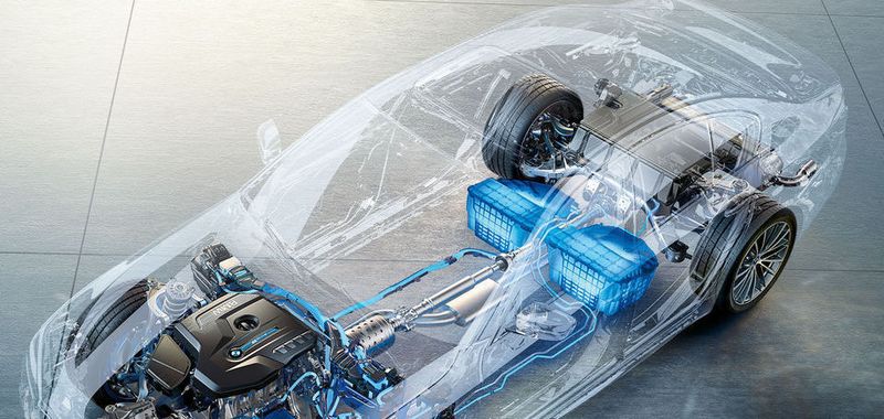 Um Hybridmotorsysteme ausgiebig testen zu können, werden in den Entwicklungslaboren rückspeisefähige AC/DC-Wandler benötigt, die quasi als Mittler zwischen Akku und Stromerzeuger bzw. Antrieb fungieren.