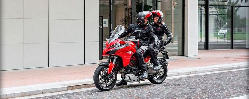Der kunststofftaugliche Abweiser soll primär Motorradfahrern helfen.