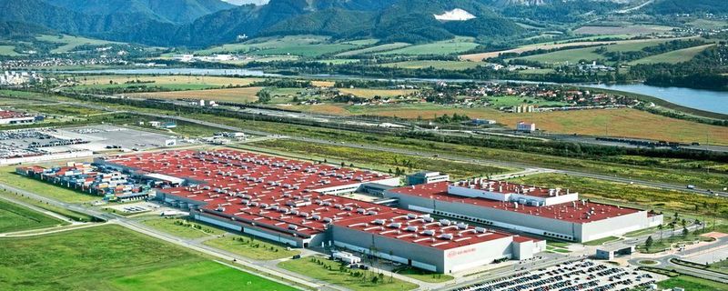 Asiatische Automobilhersteller haben in Europa Fuß gefasst – und haben zahlreiche Auto- und Motorenfabriken auch in der EU, Kia zum Beispiel im slowakischen Zilina.