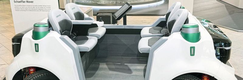 „Schaeffler Mover“: Das kleine und wendige Fahrzeugkonzept ist rein elektrisch betrieben und kann – mit verschiedenen Aufbauten versehen – in urbanen Räumen für flexible Transportaufgaben eingesetzt werden.