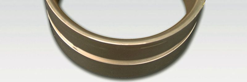 Diese Hochleistungsbuchse ist mit einer Aluminiumbronze von Albromet überzogen.