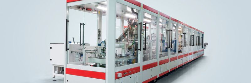 Die Anlage montiert die neue Schaltergeneration C14 von Bernstein in unterschiedlichen Varianten vollautomatisch.