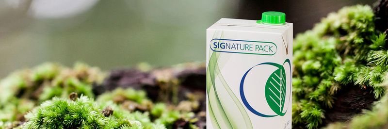 Milchpackungen aus Karton sind nichts neues – aber der Signature Pack, Gewinner der Kategorie „Nachhaltigkeit“, schafft die weltweit erste aseptische Kartonverpackung mit einem 100%-igen Bezug zu pflanzenbasierten nachwachsenden Rohstoffen.