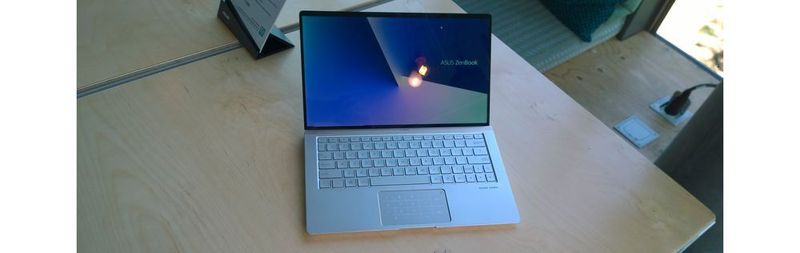 Das laut Asus kompakteste 13-Zoll-Notebook weltweit ist das neue Zenbook 13 mit knapp über 30 cm Gehäusebreite.