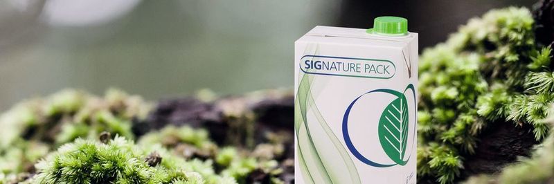 Milchpackungen aus Karton sind nichts Neues – aber der Signature Pack, Gewinner der Kategorie „Nachhaltigkeit“, schafft die weltweit erste aseptische Kartonverpackung mit einem 100%-igen Bezug zu pflanzenbasierten nachwachsenden Rohstoffen.
