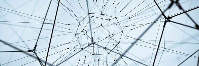 Die Digitalisierung treibt die B2B-Industrien an. Alle reden jetzt von IoT, digital Twin, Big Data, KI und Blockchain.