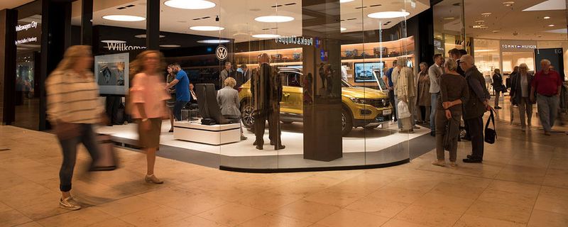 Das Hamburger Autohaus Petschallies betreibt den deutschlandweit ersten VW-Citystore.