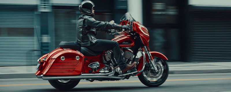 Stehen weiter unter Dampf: die Motorradneuzulassungen im August. Ein Dampfhammer ist ganz gewiss auch die Indian Chieftain Elite.