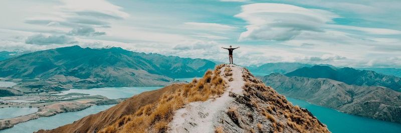 Der „Content“-Hero hoch zwei: Toshiba hat sich durch die zielgerichtete Führung von Content Marketing zum Web-Hero entwickelt und stellt außerdem „Hero-Content“ zur Verfügung.