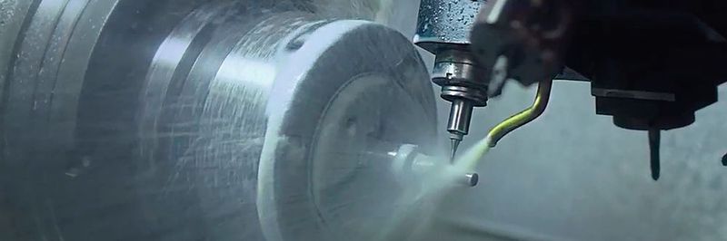Eine Hochfrequenz-Motorspindel mit Drehdurchführung macht es möglich, die Standzeit innengekühlter Werkzeuge zu steigern und die Effizienz bei der Bearbeitung zu erhöhen.