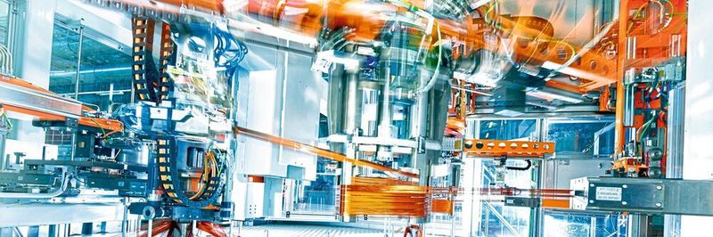 In Györ ist die Serienproduktion von Audi-Elektroantrieben offiziell gestartet. Auf 8500 Quadratmetern entstehen die Elektromotoren nach einem neuartigen Produktionskonzept, der modularen Montage.